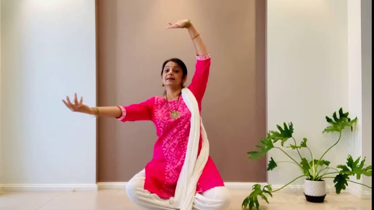 Padmakosha Mudra Artistic expression