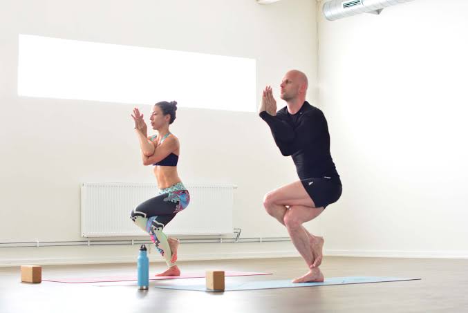 Garudasana: The Eagle Pose ( Yogateket)